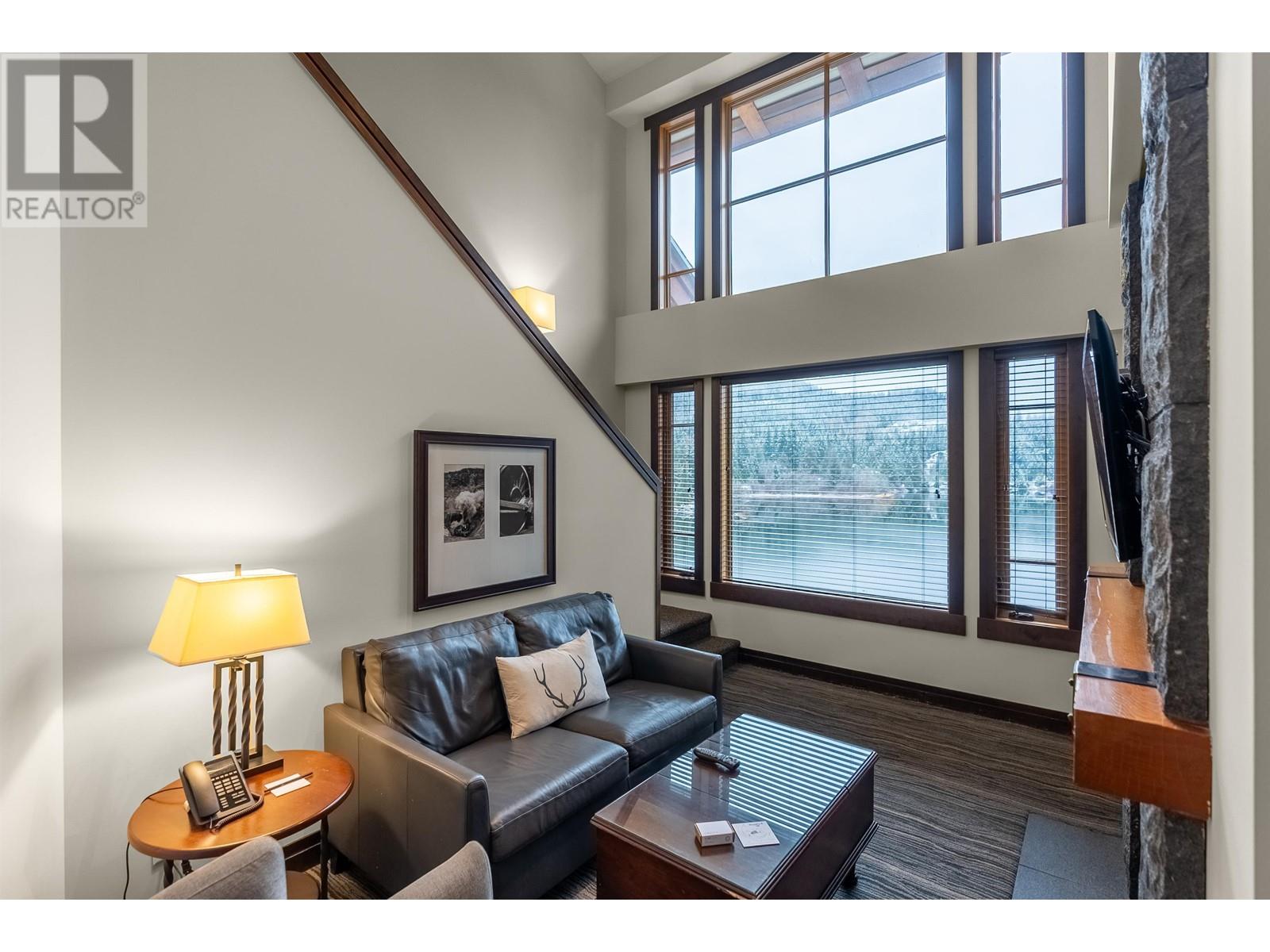 407 2131 Lake Placid Road, Whistler, British Columbia  V8E 0B2 - Photo 5 - R2736135