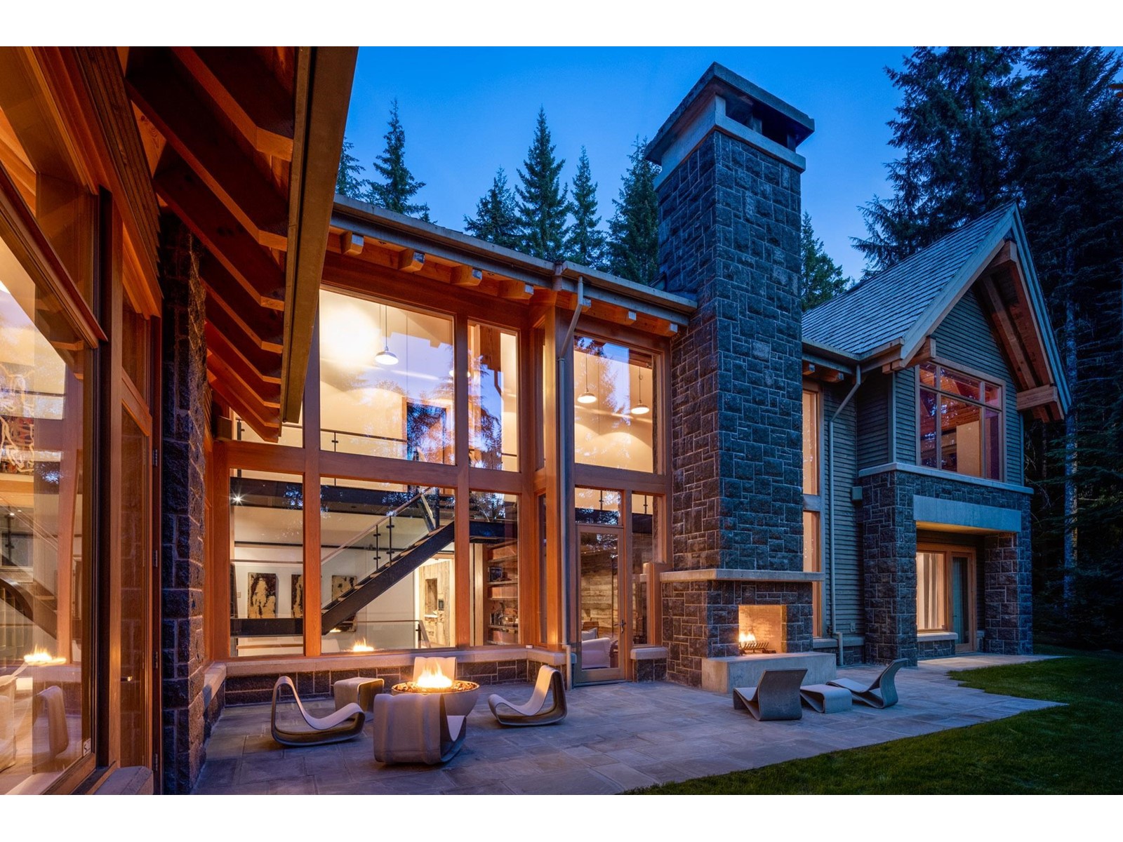 4669 BLACKCOMB WAY, whistler, British Columbia