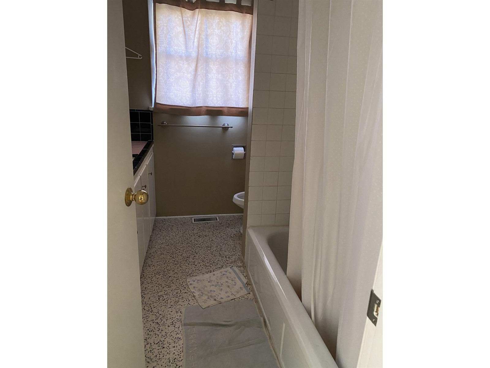 609 Madore Avenue, Coquitlam, British Columbia  V3K 3A8 - Photo 5 - R2740353