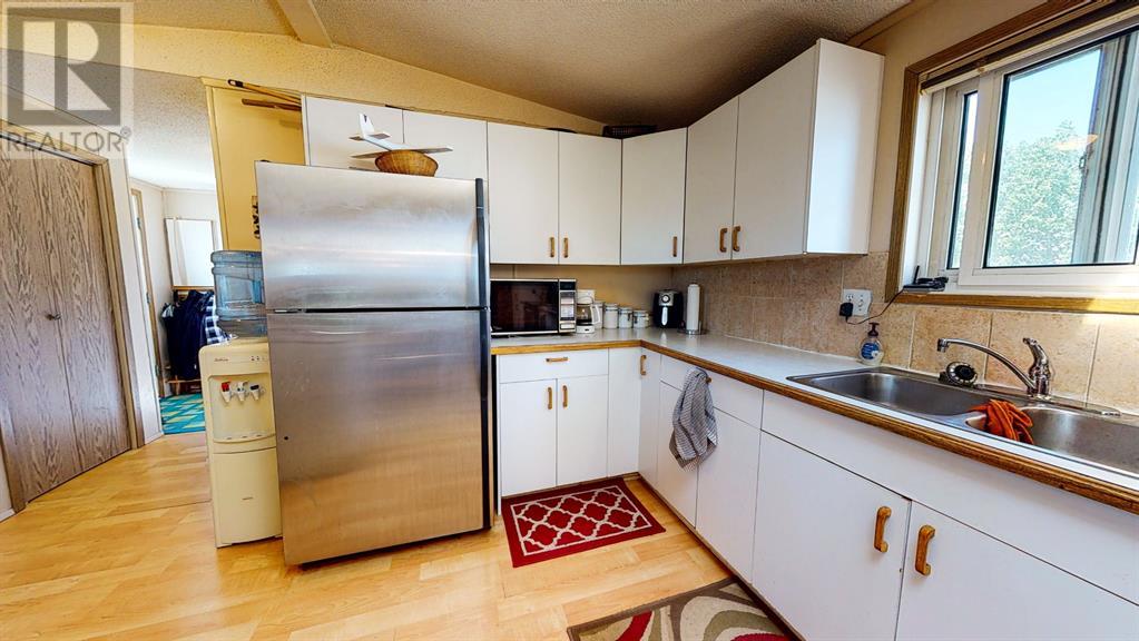 711 8 Avenue E, Bow Island, Alberta  T0K 0G0 - Photo 20 - A1225229