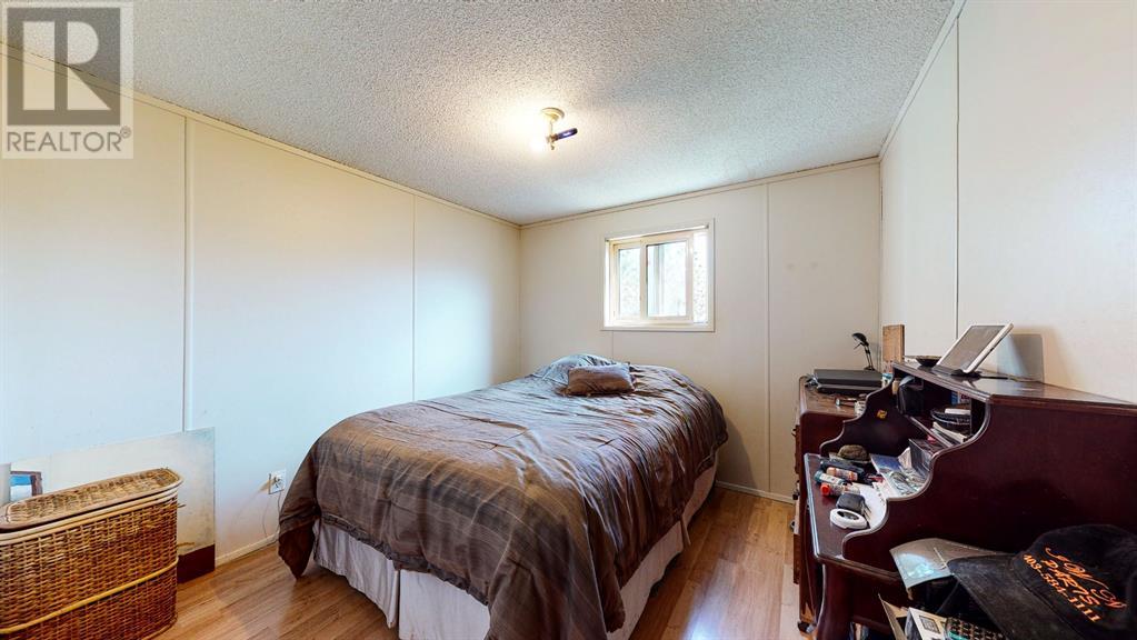 711 8 Avenue E, Bow Island, Alberta  T0K 0G0 - Photo 32 - A1225229