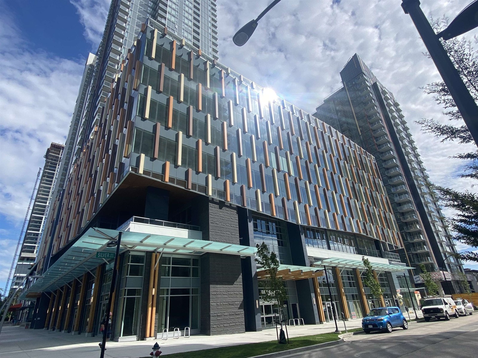 618 6378 SILVER AVENUE, burnaby, British Columbia V5H0J2