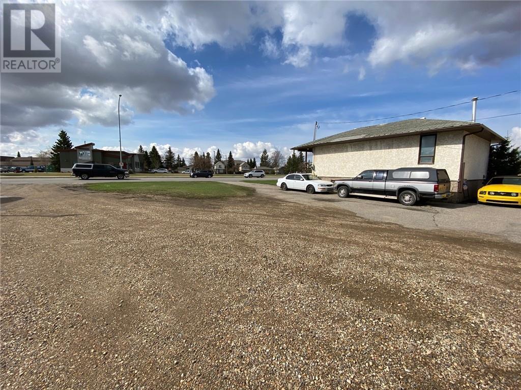 5122/5126 46 Street, Olds, Alberta  T4H 1A5 - Photo 3 - C4295316