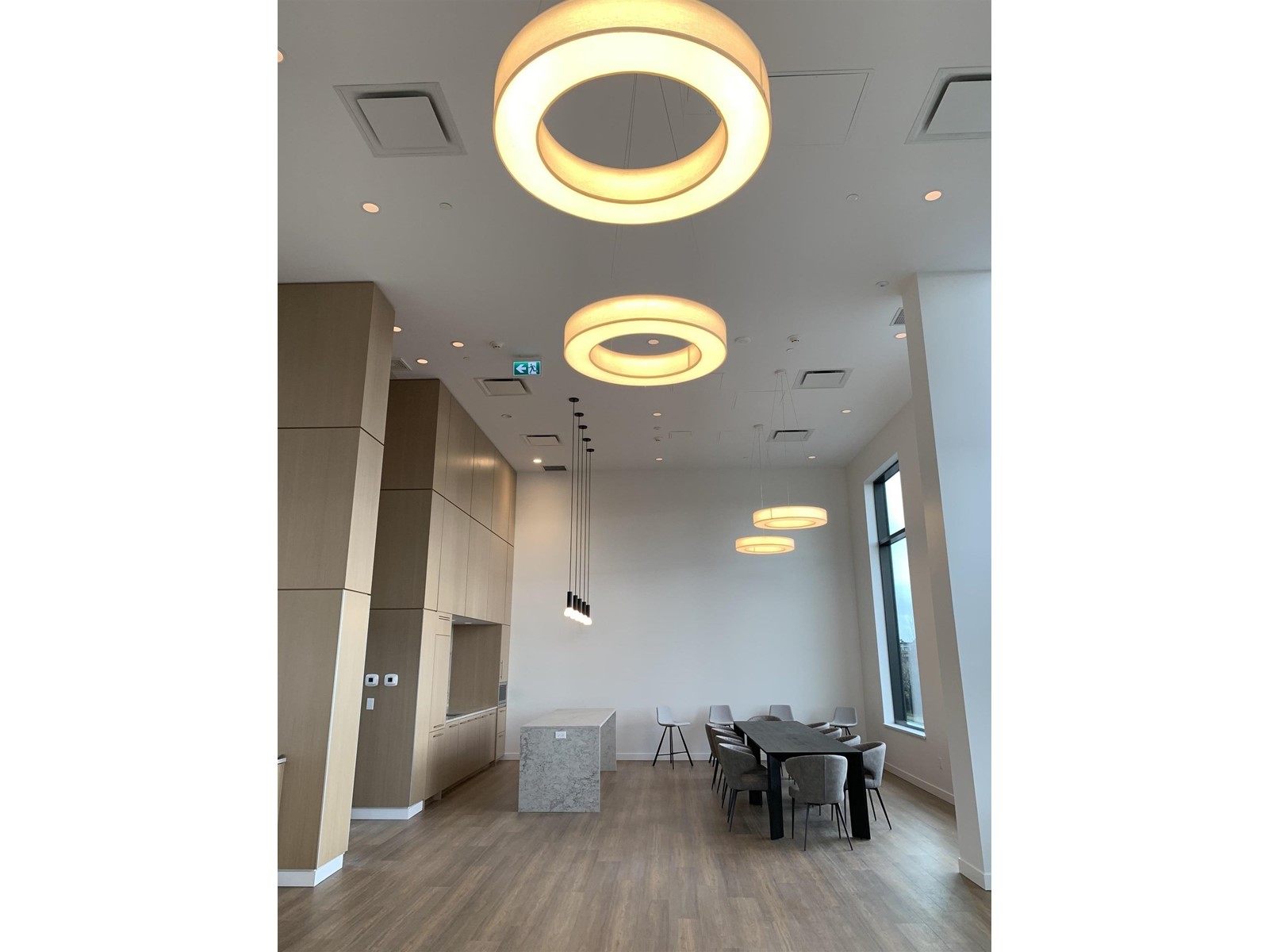 1304 6699 Dunblane Avenue, Burnaby, British Columbia  V5H 0J8 - Photo 4 - R2744052