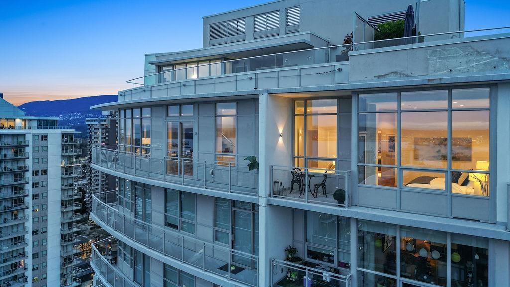 1703 112 E 13th Street, North Vancouver, British Columbia  V7L 0E4 - Photo 5 - R2744764