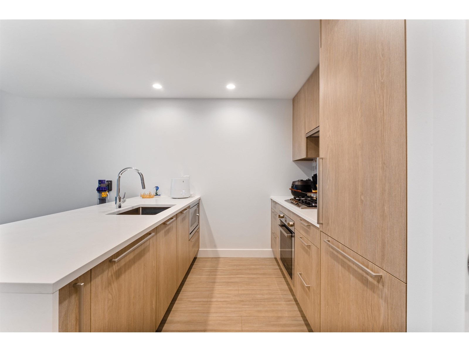 504 6398 Silver Avenue, Burnaby, British Columbia  V5H 0K7 - Photo 5 - R2746424