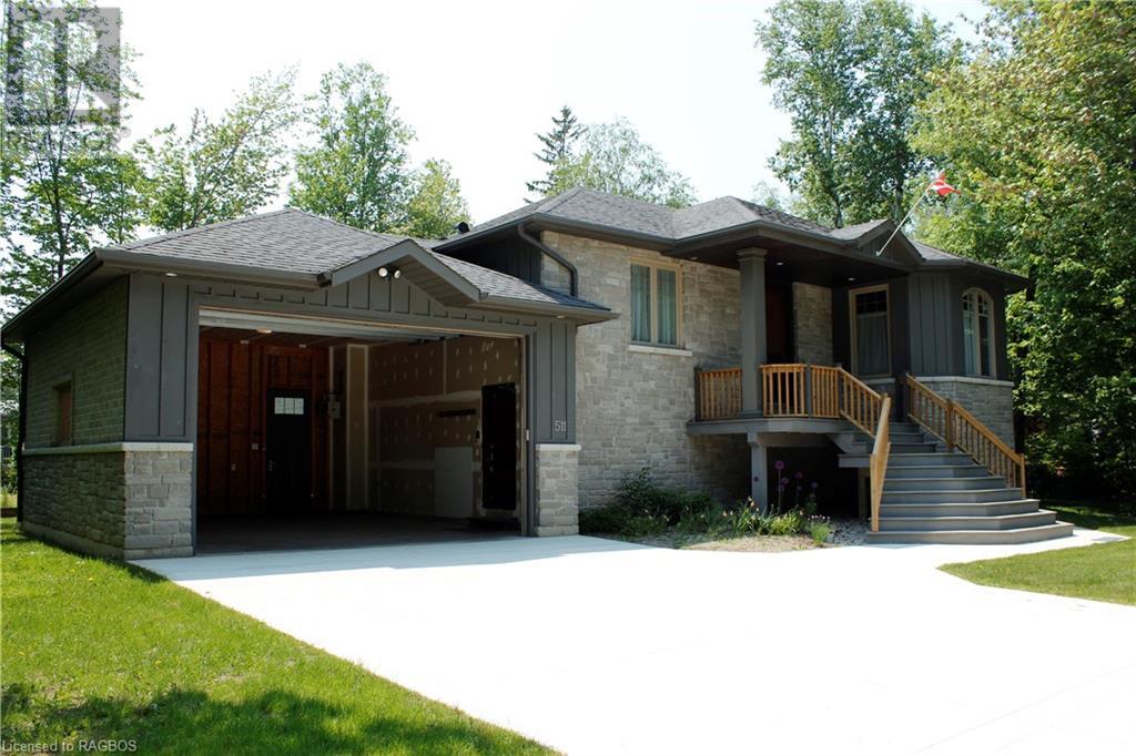 Single Family Home in Point Clark Ontario