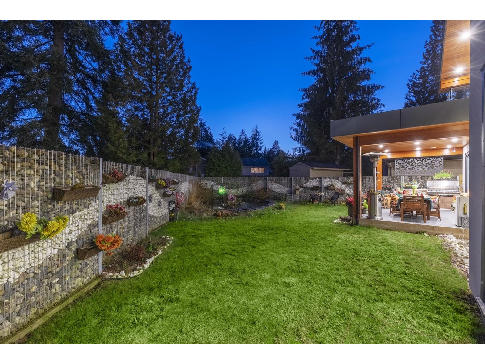 1075 Belvedere Drive, North Vancouver, British Columbia  V7R 2C6 - Photo 37 - R2747115