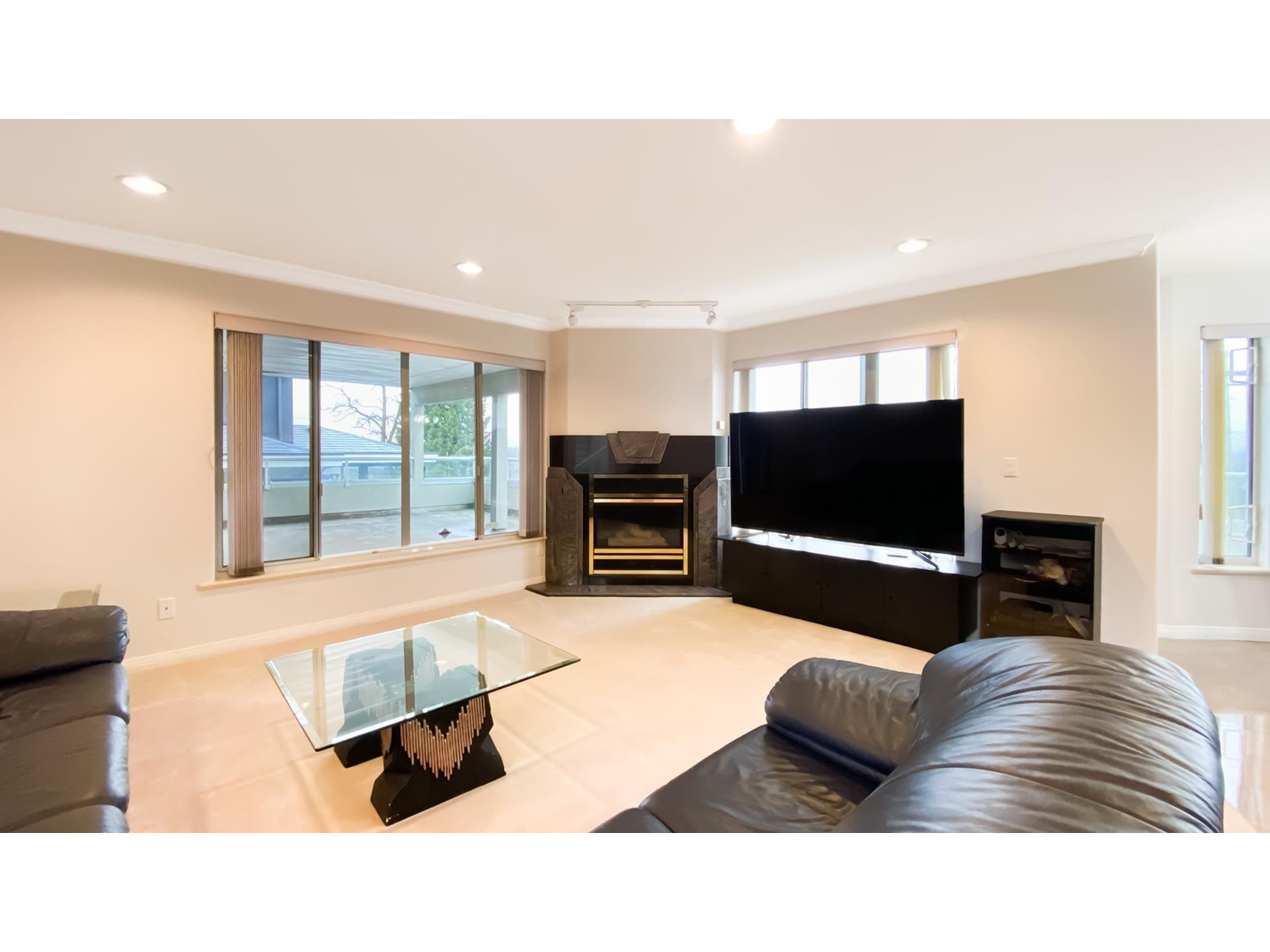 5250 Elsom Avenue, Burnaby, British Columbia  V5H 2Z5 - Photo 11 - R2746797