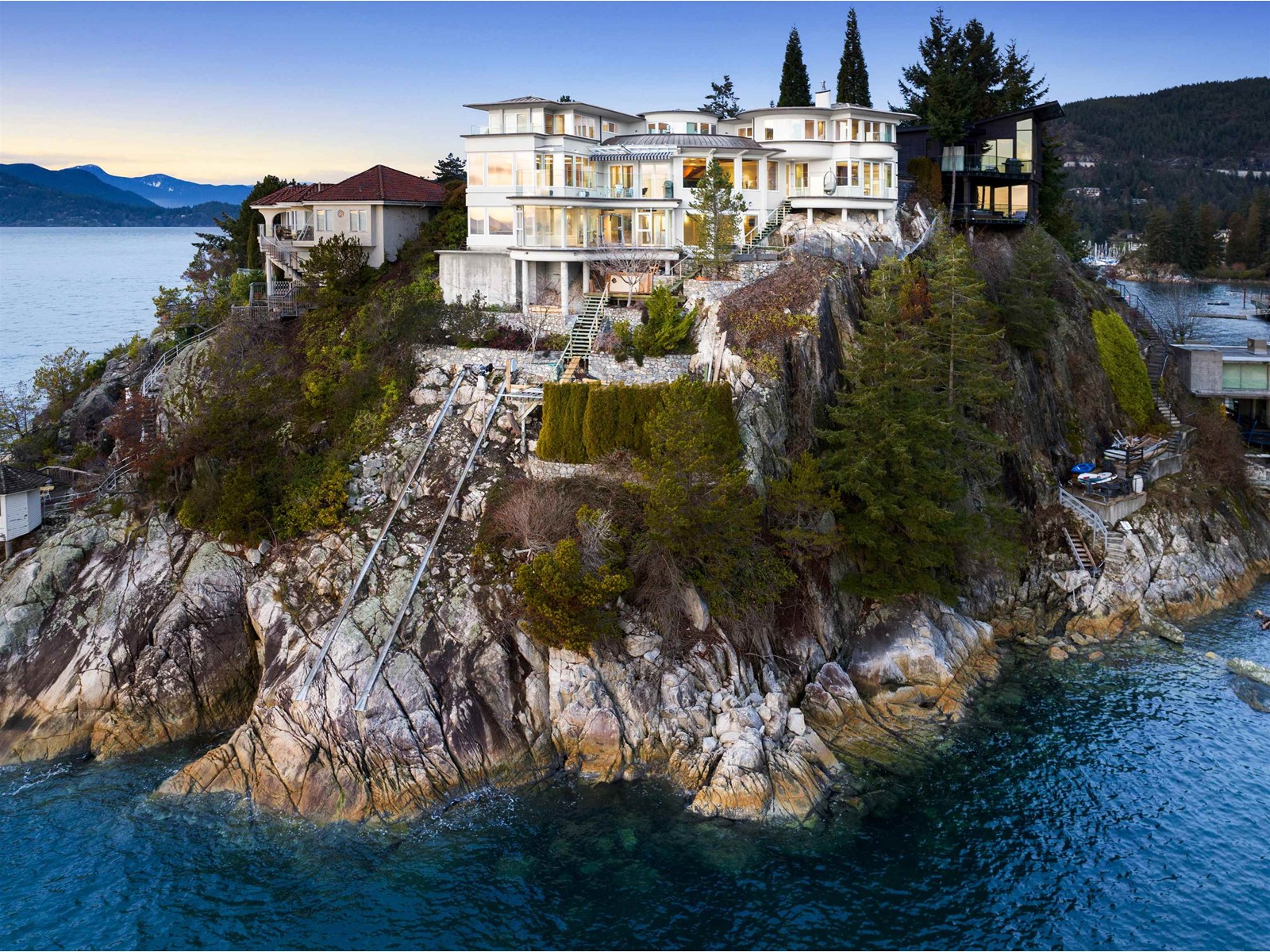 5310 SEASIDE PLACE, west vancouver, British Columbia