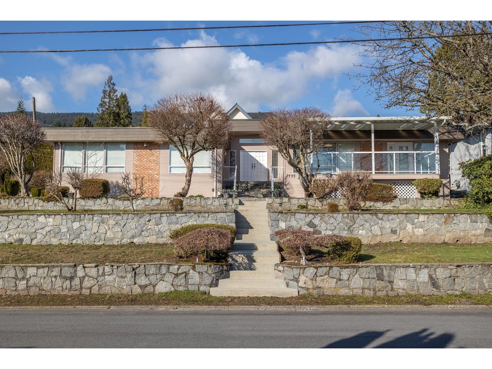 2395 MATHERS AVENUE, west vancouver, British Columbia