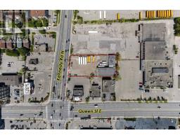 10 Kennedy Rd N, Brampton, ON L6V1X4 Photo 2