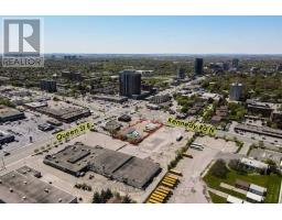 10 Kennedy Rd N, Brampton, ON L6V1X4 Photo 4