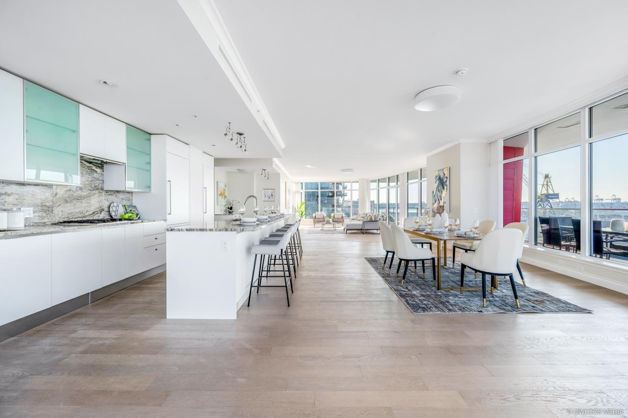 705 175 Victory Ship Way, North Vancouver, British Columbia  V7L 0G1 - Photo 5 - R2748389