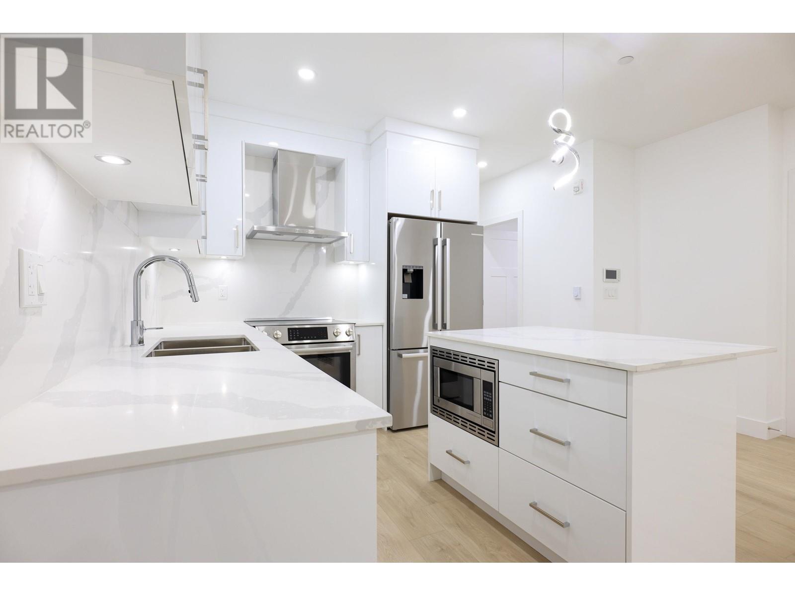 4799 Slocan Street, Vancouver, British Columbia  V5R 2A2 - Photo 6 - R2728247