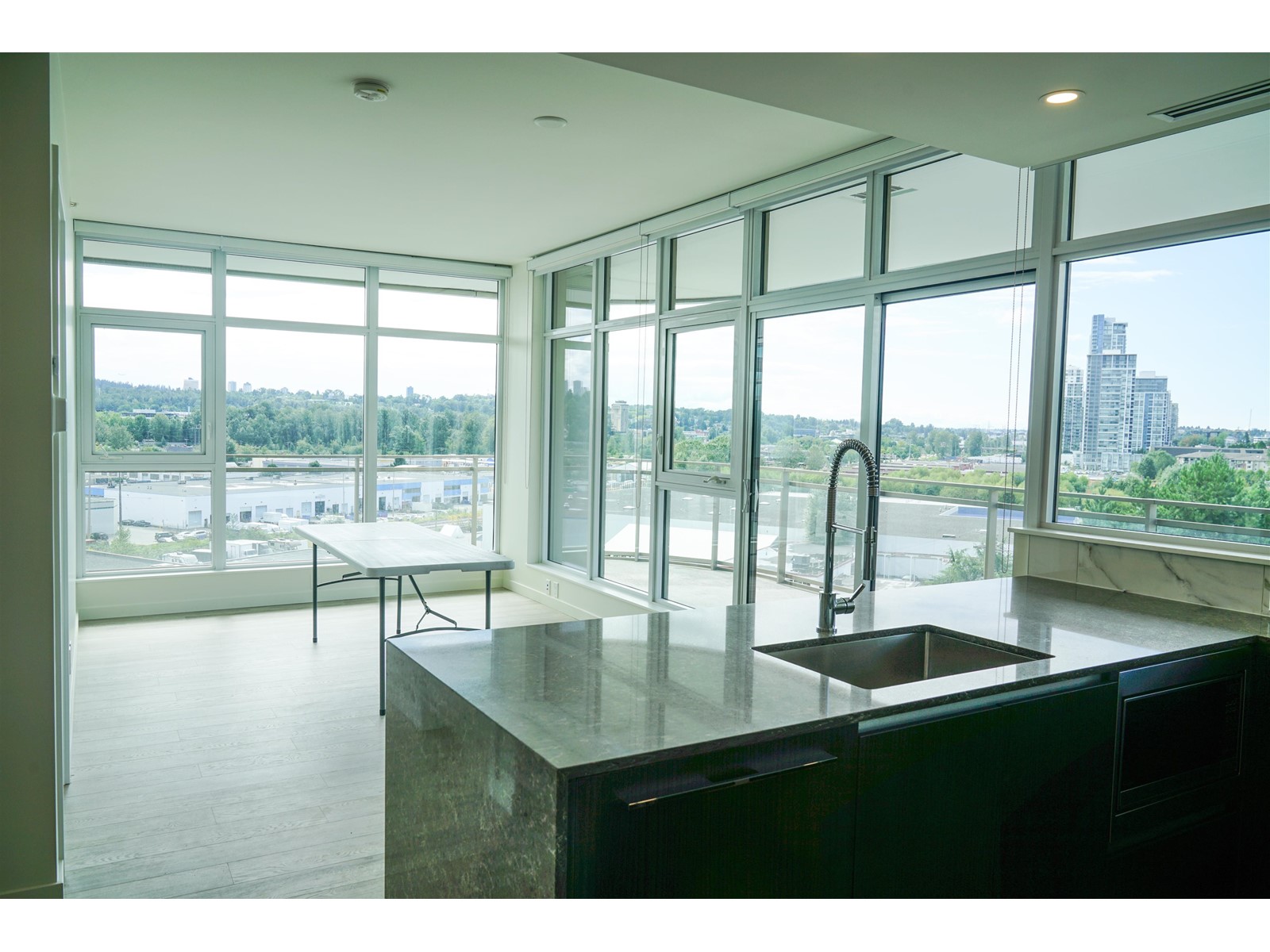 810 5311 Goring Street, Burnaby, British Columbia  V5B 0B5 - Photo 4 - R2749850