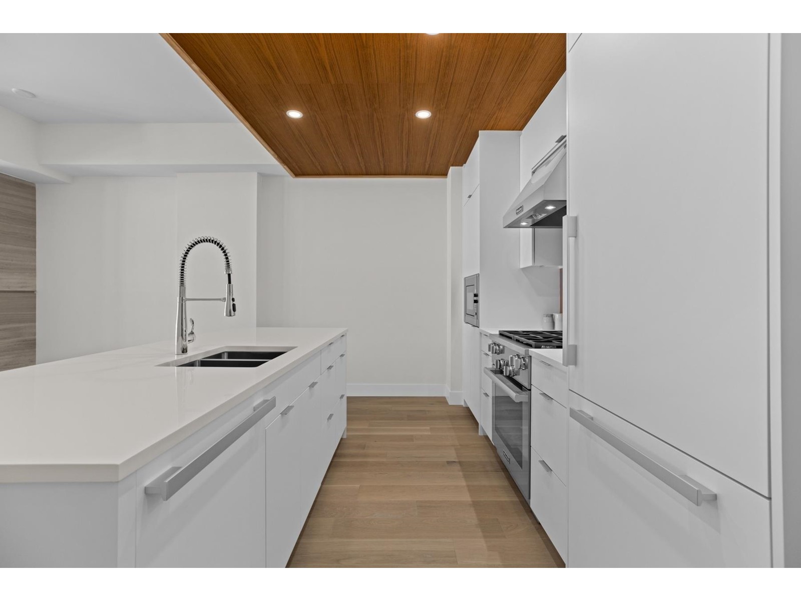 306 6707 Nelson Avenue, West Vancouver, British Columbia  V7W 0A4 - Photo 4 - R2750626