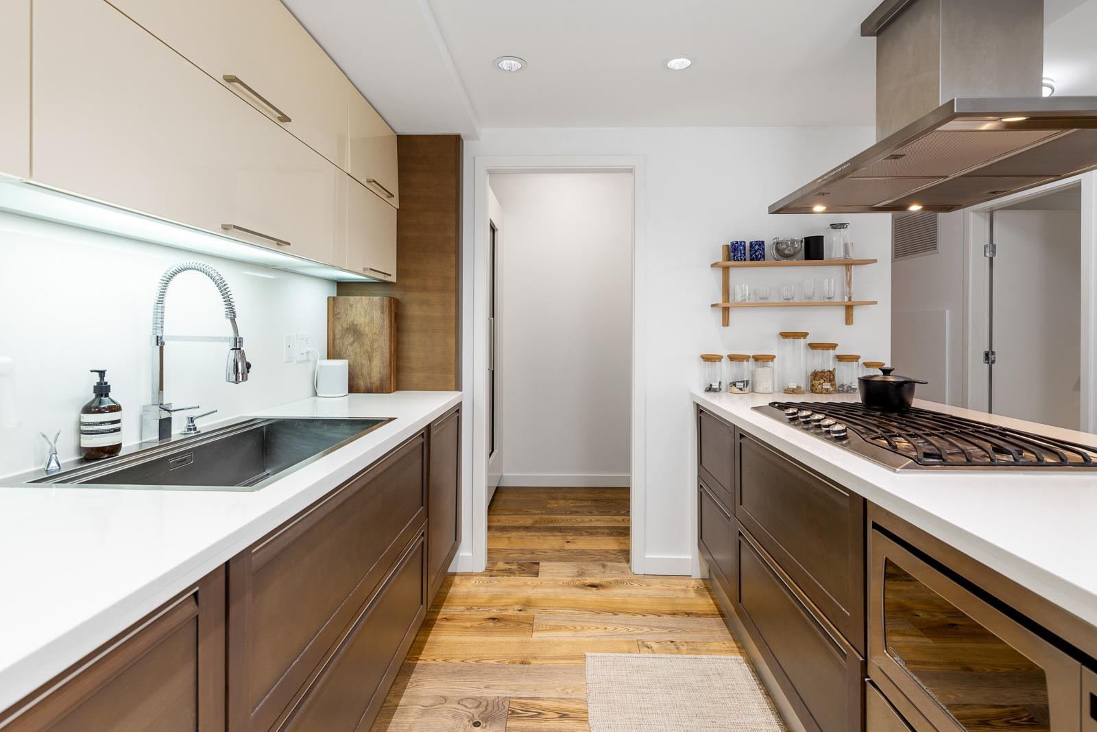 2205 8 Smithe Mews, Vancouver, British Columbia  V6B 0A5 - Photo 10 - R2751320