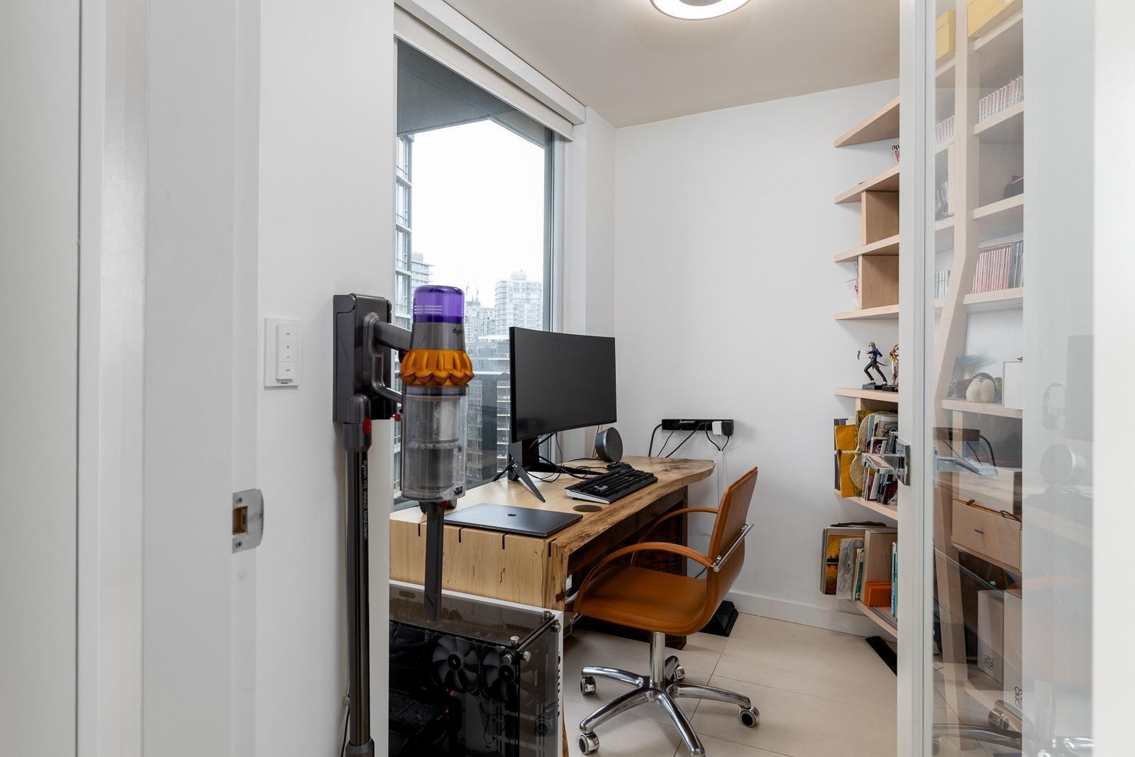 2205 8 Smithe Mews, Vancouver, British Columbia  V6B 0A5 - Photo 19 - R2751320