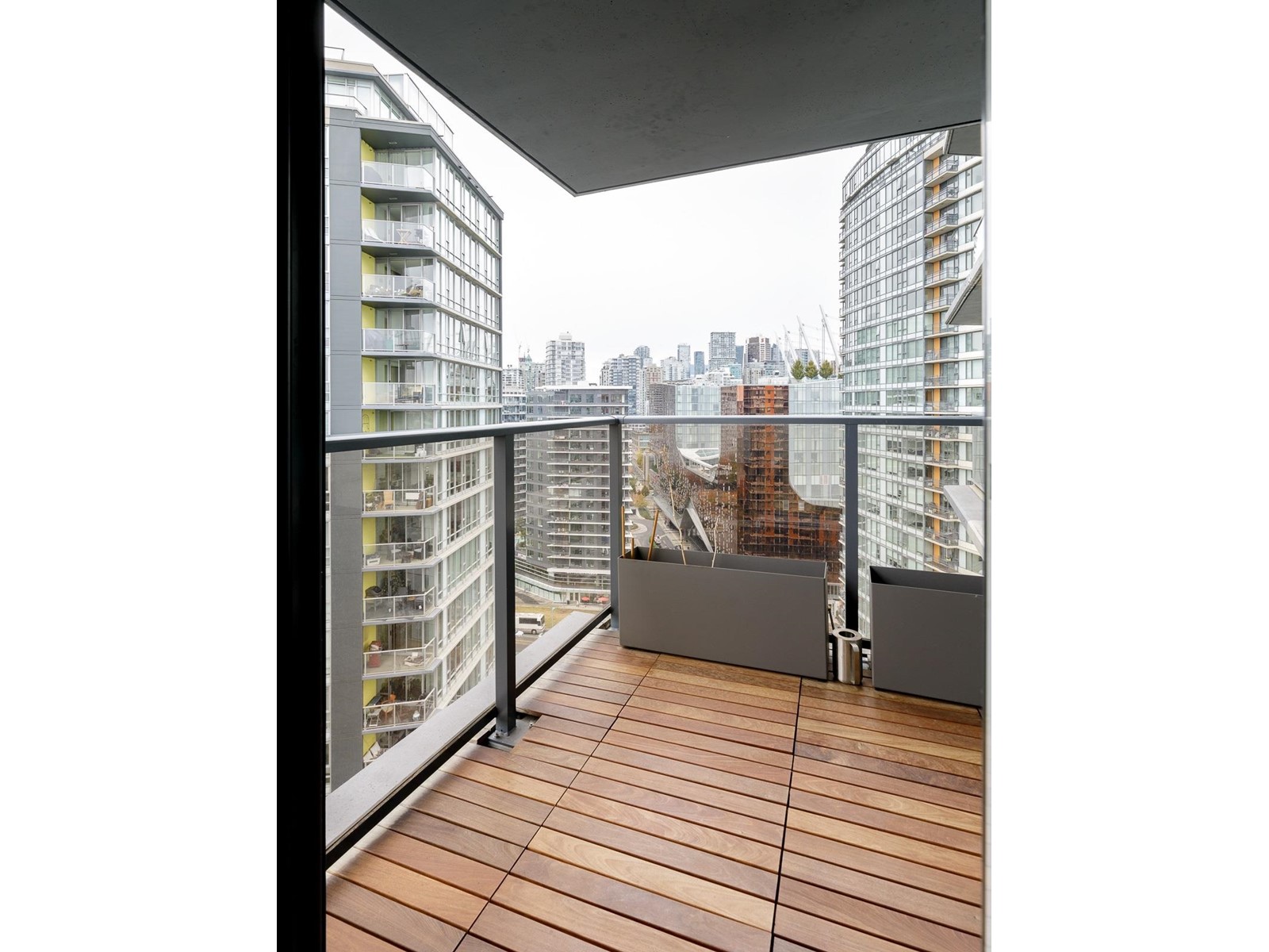 2205 8 Smithe Mews, Vancouver, British Columbia  V6B 0A5 - Photo 24 - R2751320