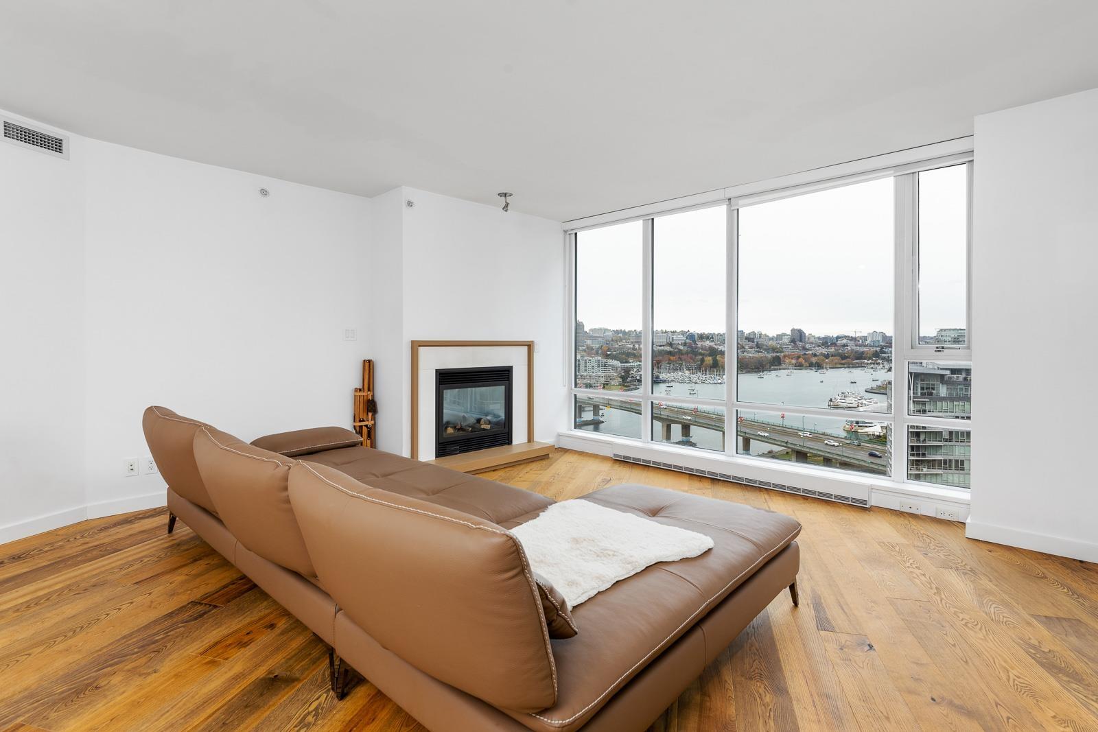 2205 8 Smithe Mews, Vancouver, British Columbia  V6B 0A5 - Photo 4 - R2751320