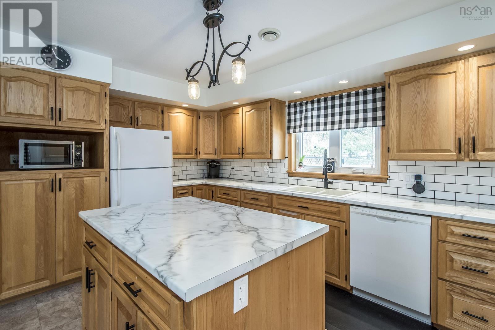 304 Marshall Street, Middleton, Nova Scotia  B0S 1P0 - Photo 11 - 202302018