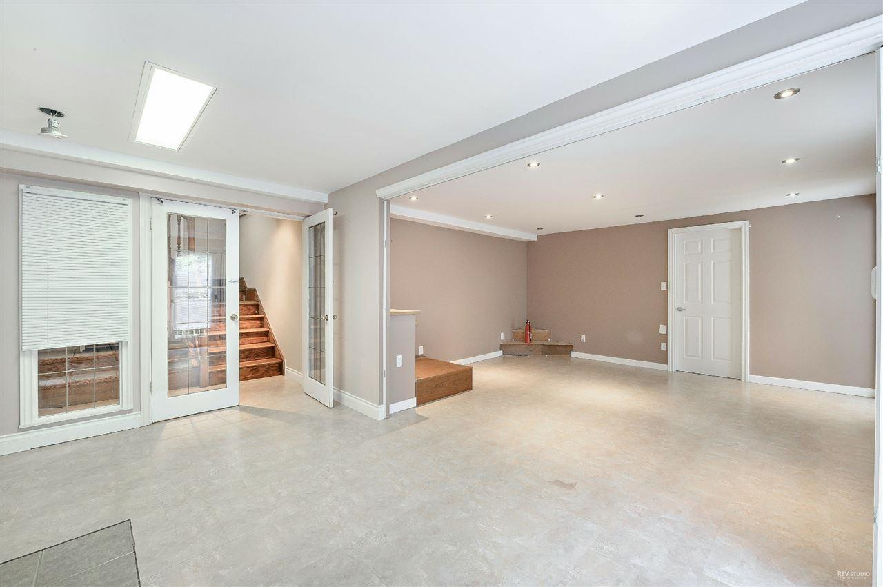 4621 Woodburn Place, West Vancouver, British Columbia  V7S 2W8 - Photo 4 - R2752015