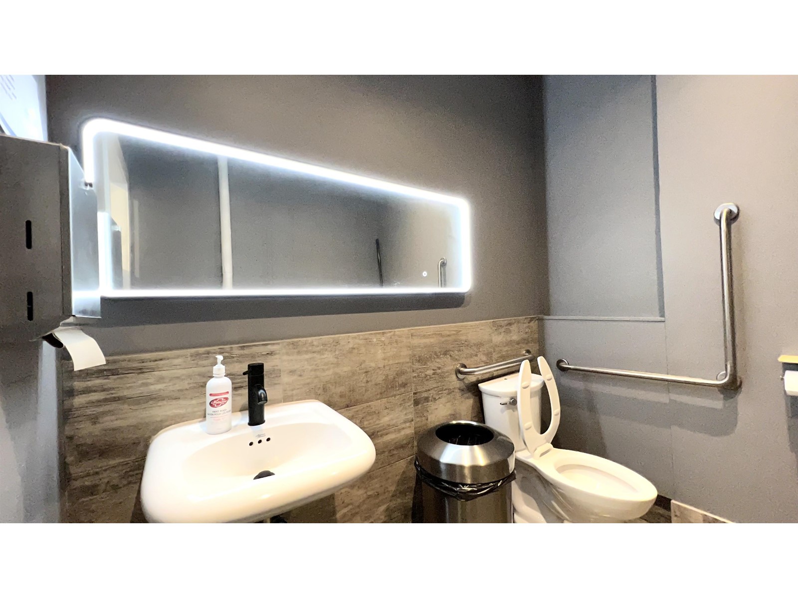 Lorem Ipsum D, Burnaby, British Columbia  V5J  - Photo 17 - DEMO25264121