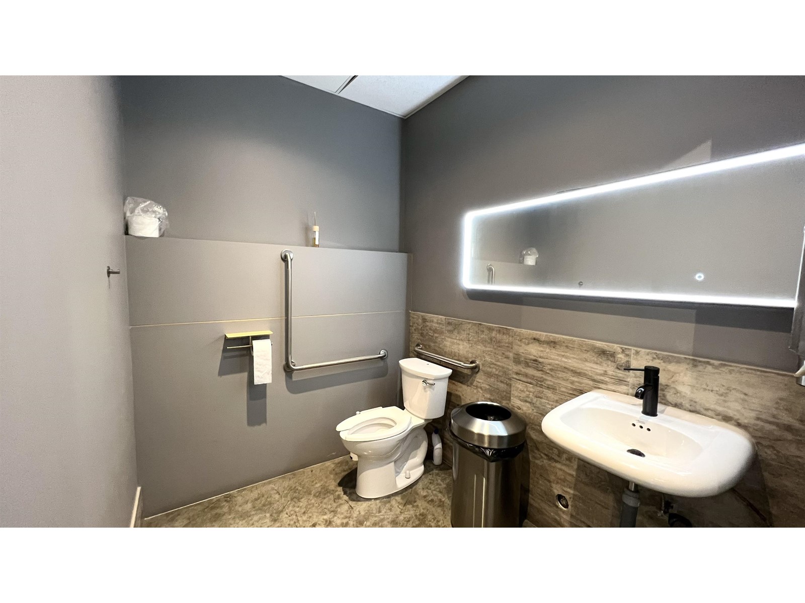 Lorem Ipsum D, Burnaby, British Columbia  V5J  - Photo 18 - DEMO25264121
