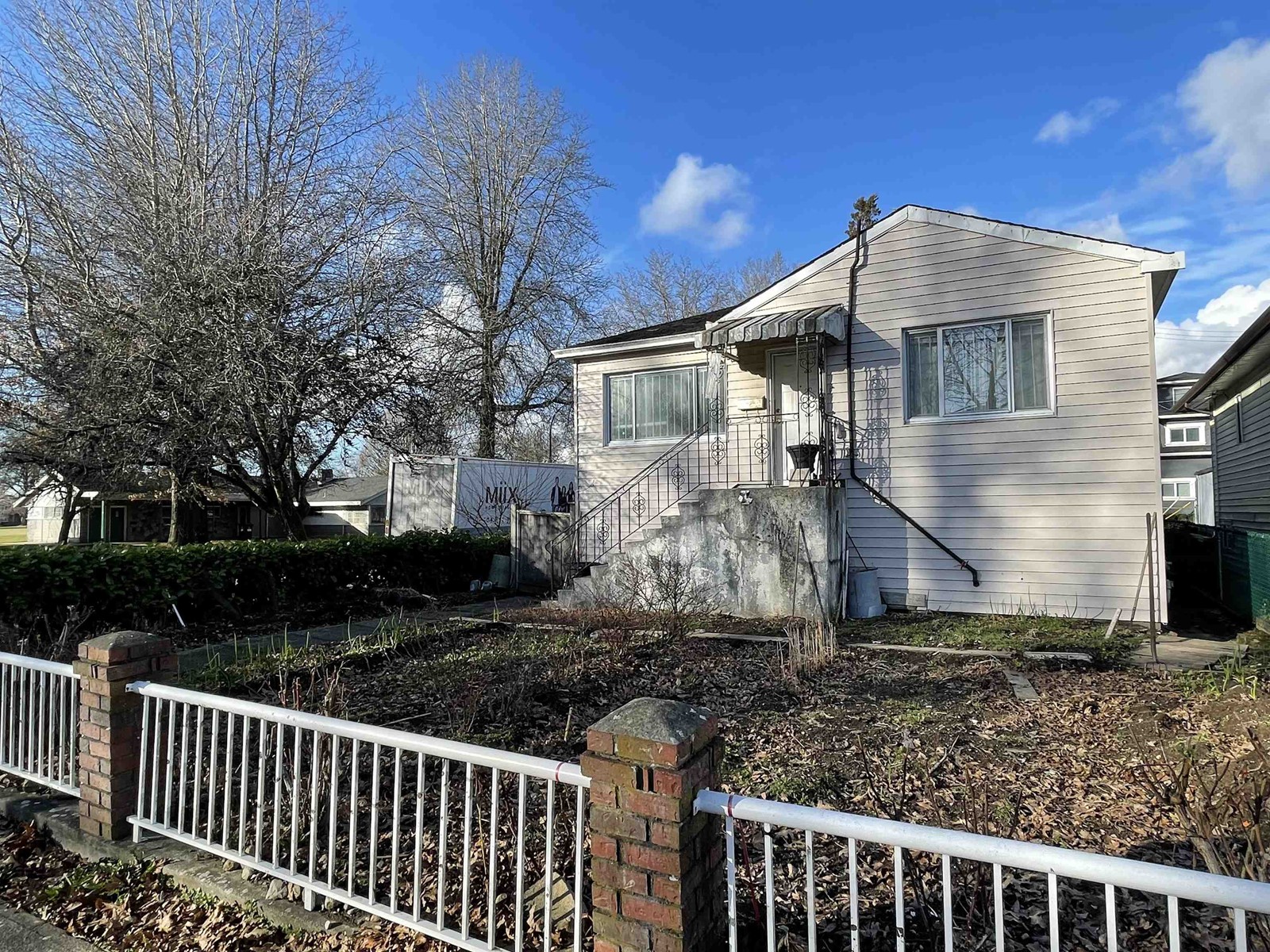 1805 E 51st Avenue, Vancouver, British Columbia  V5P 1W1 - Photo 1 - R2752998