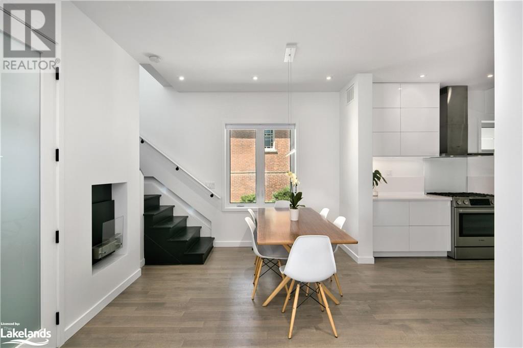 Photo 8 of listing located at 323 MAPLE Street