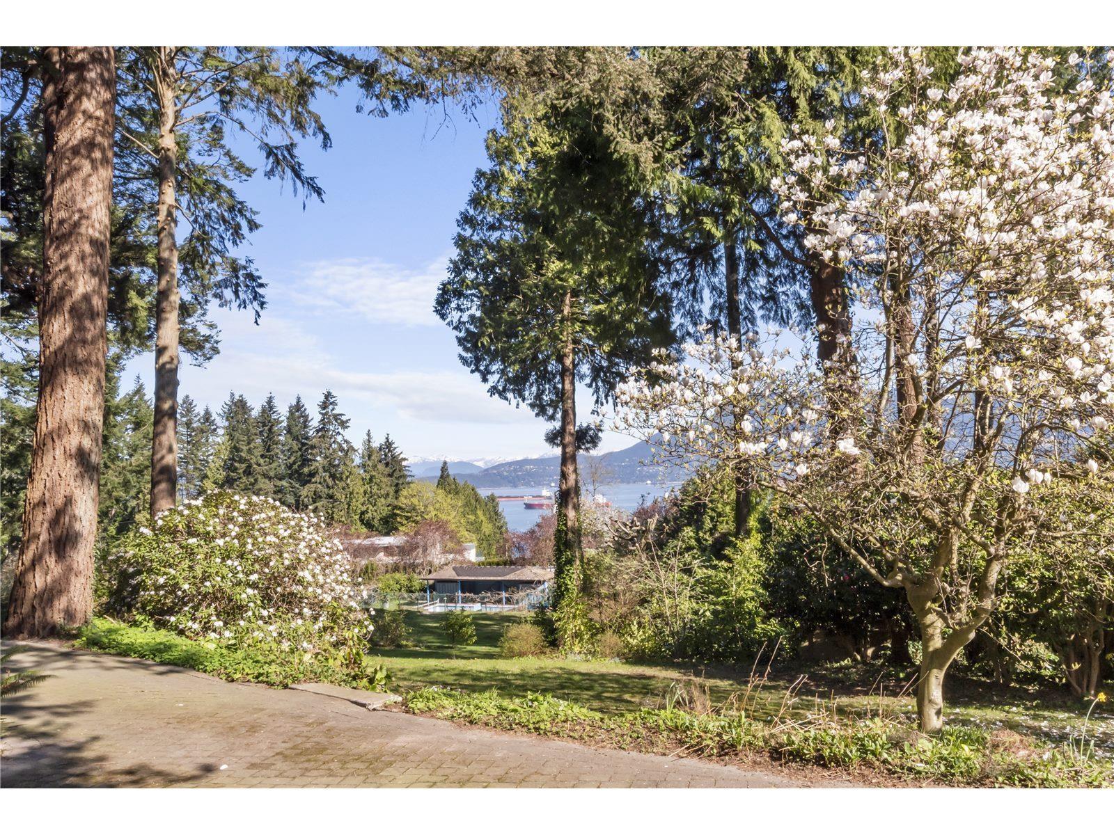 1611 DRUMMOND DRIVE, vancouver, British Columbia