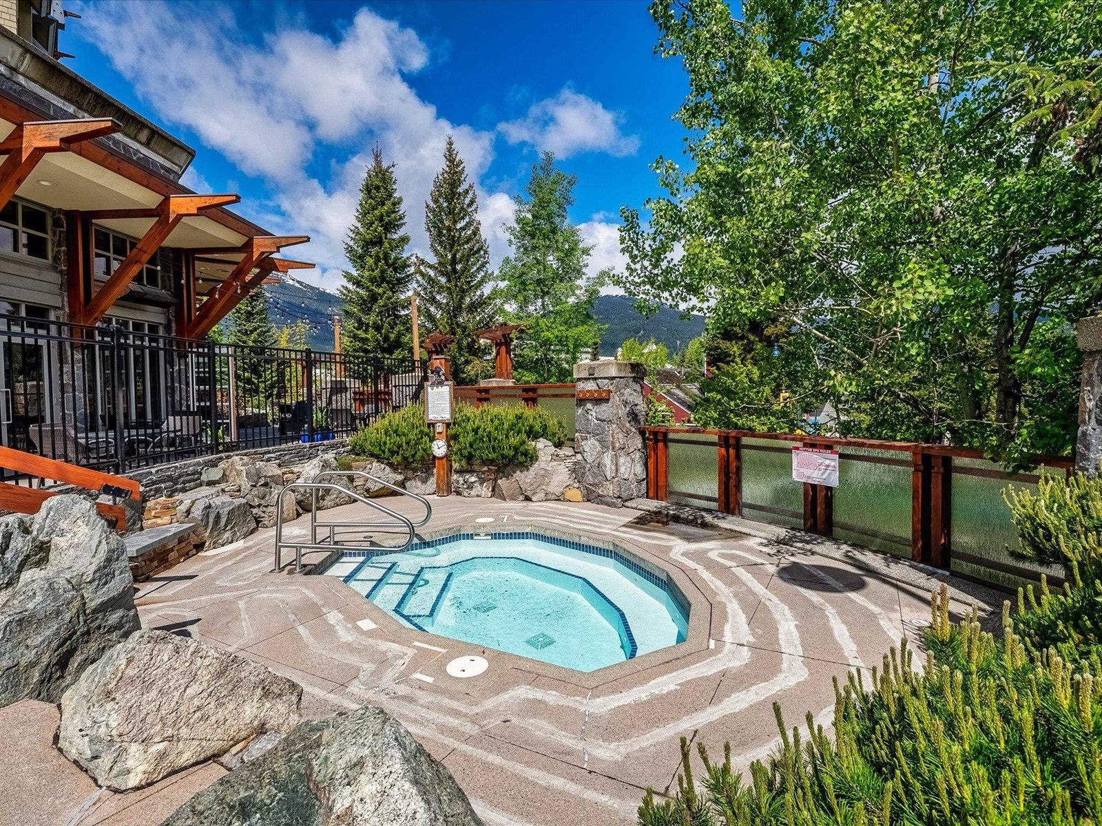 4417 4299 Blackcomb Way, Whistler, British Columbia  V8E 0X3 - Photo 17 - R2753870