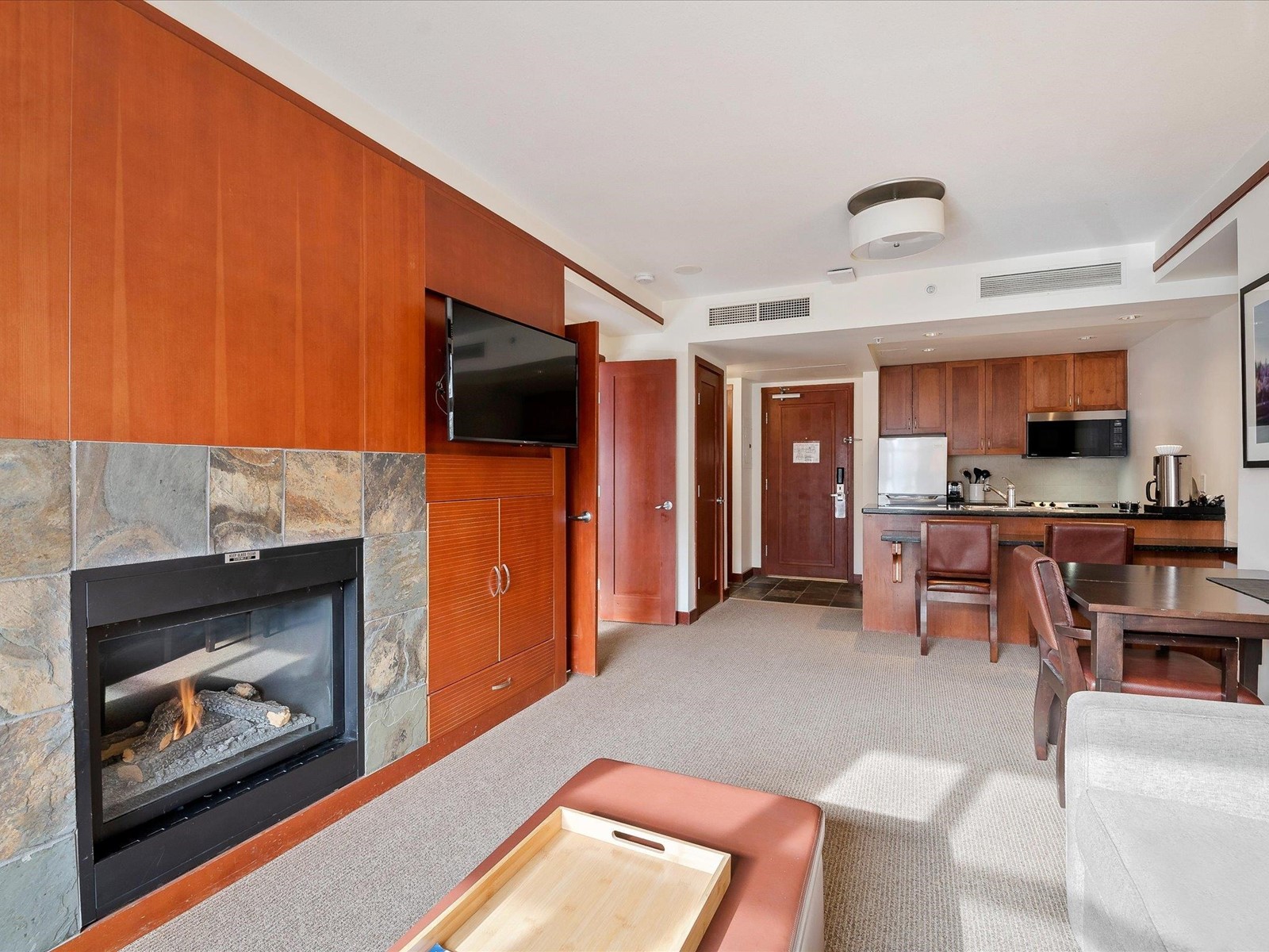 4417 4299 Blackcomb Way, Whistler, British Columbia  V8E 0X3 - Photo 3 - R2753870