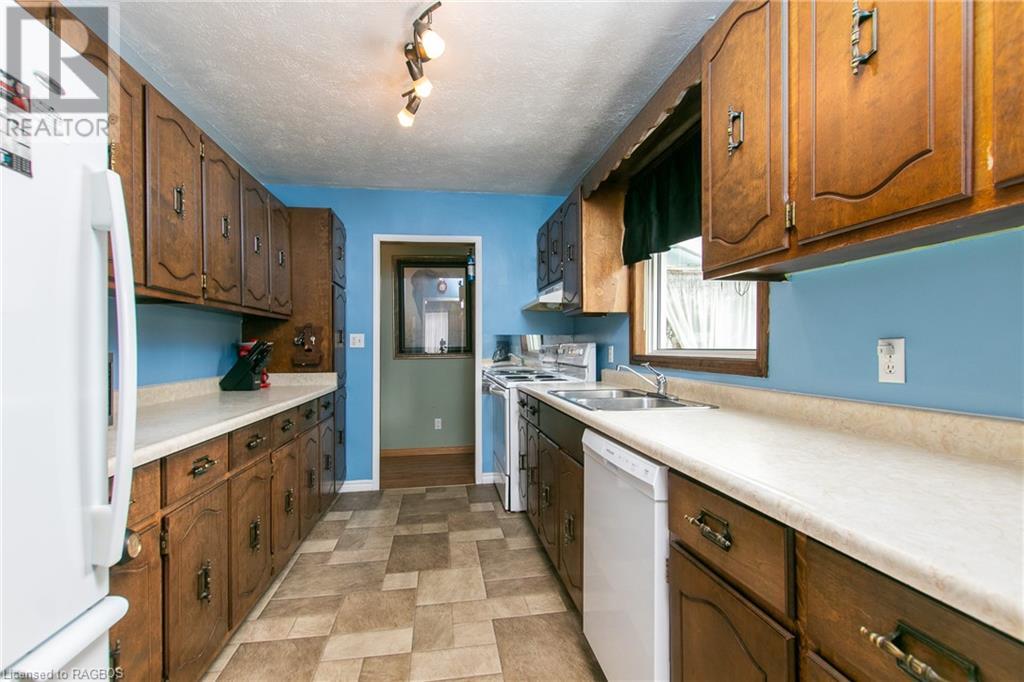Photo 17 of listing located at 150 SIR JOHN CRESCENT Highway