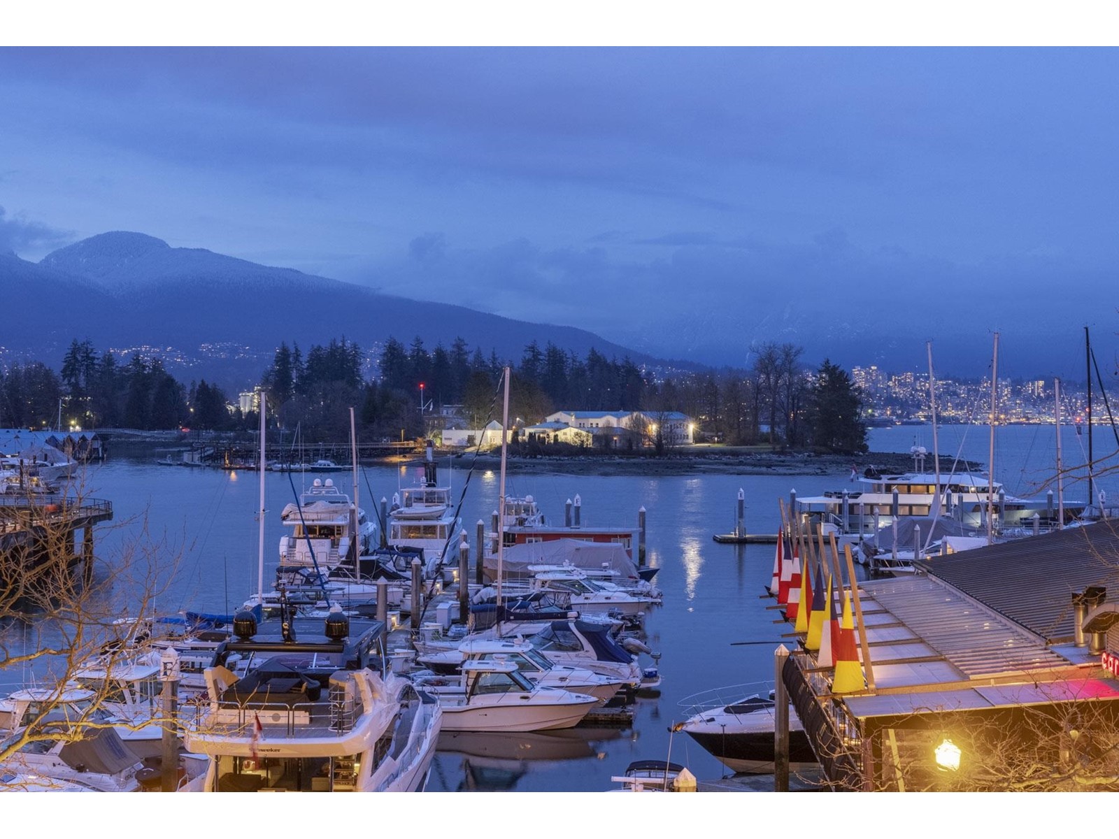 L302 1550 Coal Harbour, Vancouver, British Columbia  V6G 3G1 - Photo 2 - R2756201
