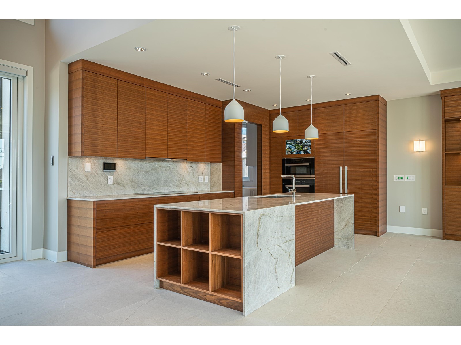 6195 Grant Street, Burnaby, British Columbia  V5B 2K7 - Photo 11 - R2756581