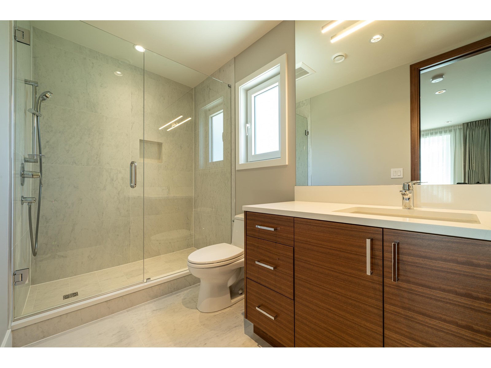 6195 Grant Street, Burnaby, British Columbia  V5B 2K7 - Photo 23 - R2756581