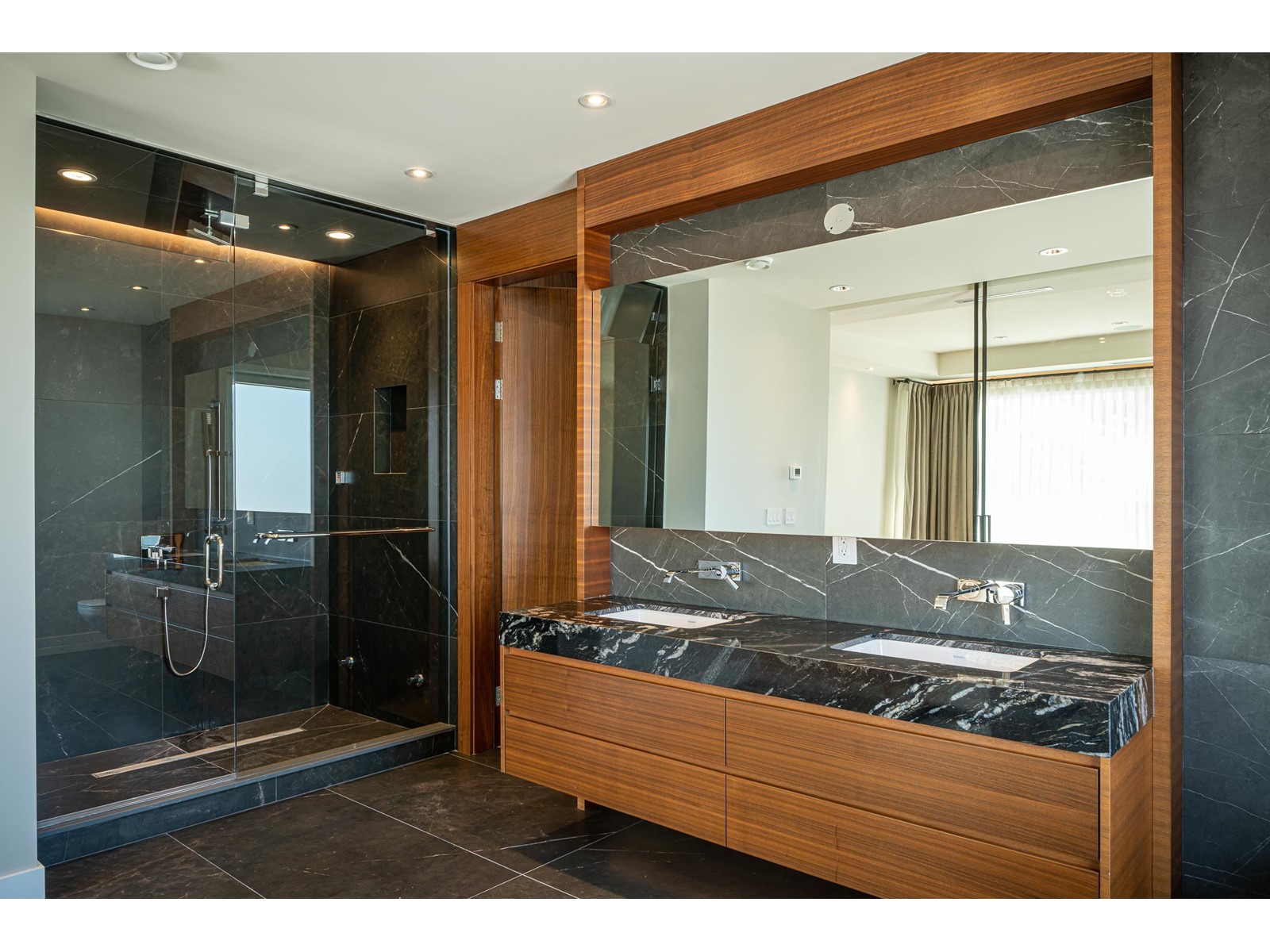 6195 Grant Street, Burnaby, British Columbia  V5B 2K7 - Photo 28 - R2756581