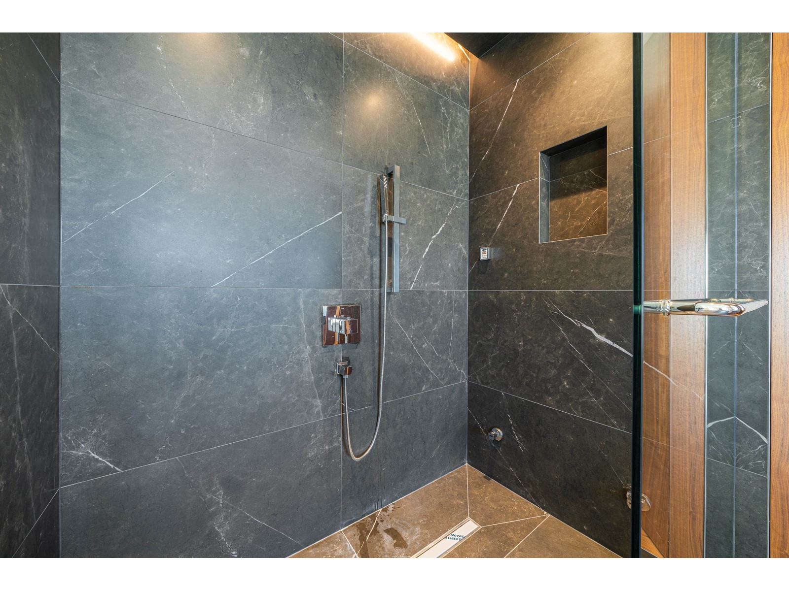 6195 Grant Street, Burnaby, British Columbia  V5B 2K7 - Photo 30 - R2756581