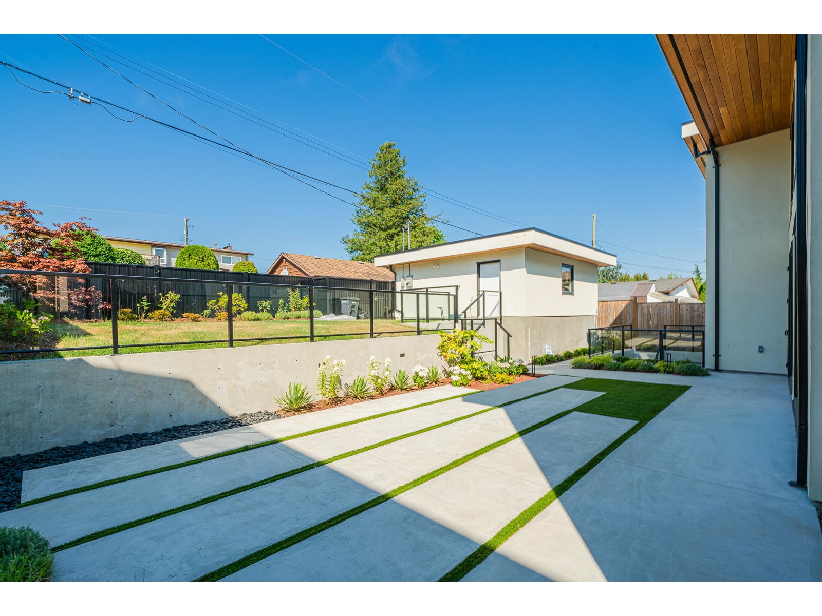 6195 Grant Street, Burnaby, British Columbia  V5B 2K7 - Photo 38 - R2756581