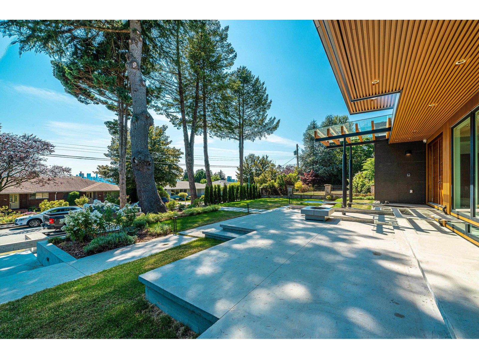 6195 Grant Street, Burnaby, British Columbia  V5B 2K7 - Photo 4 - R2756581