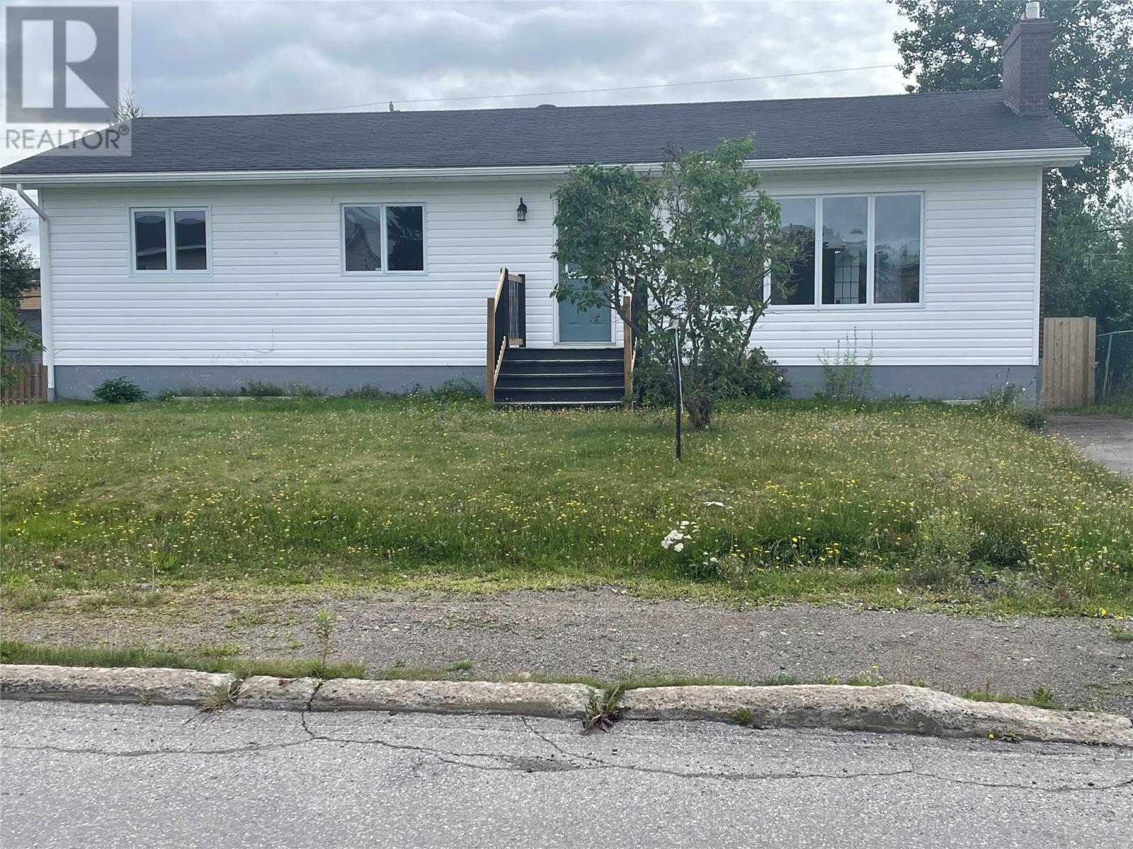 33 Pine Avenue, Lewisporte, Newfoundland & Labrador  A0G 3A0 - Photo 1 - 1249892