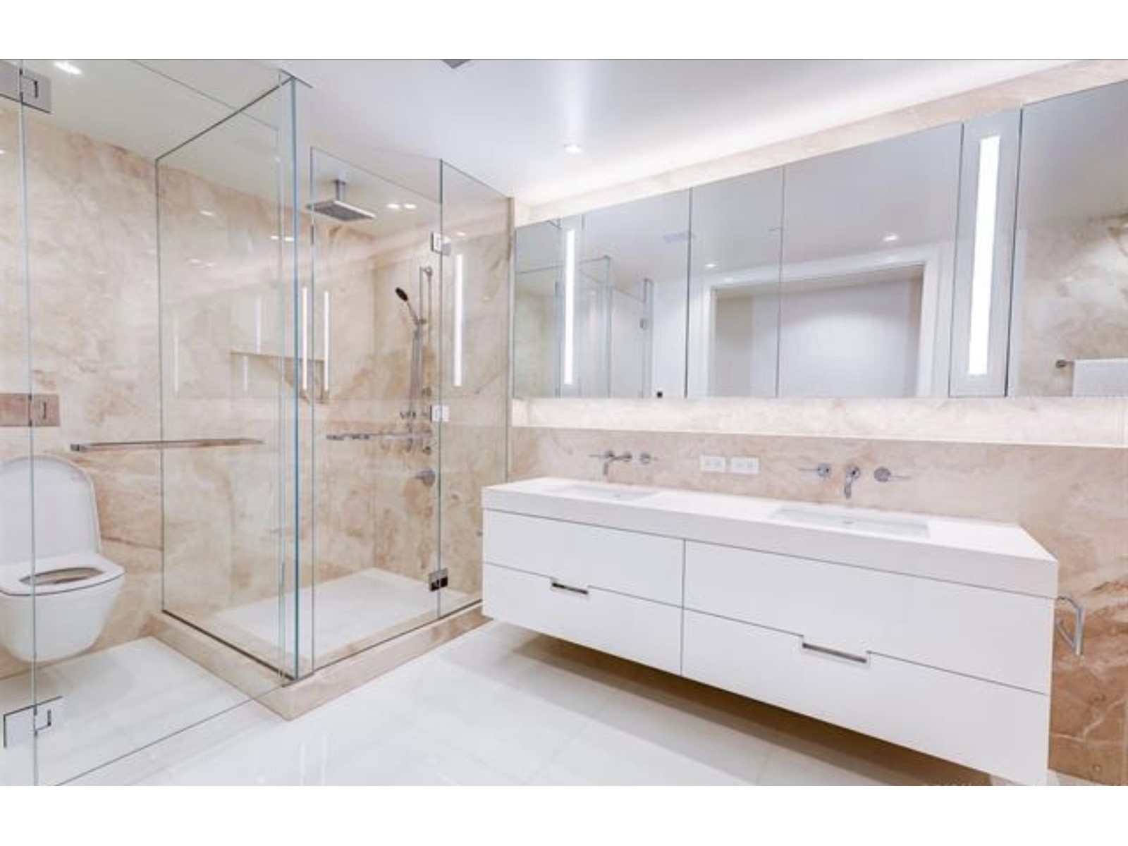 206 1355 Bellevue Avenue, West Vancouver, British Columbia  V7T 0B4 - Photo 11 - R2757131