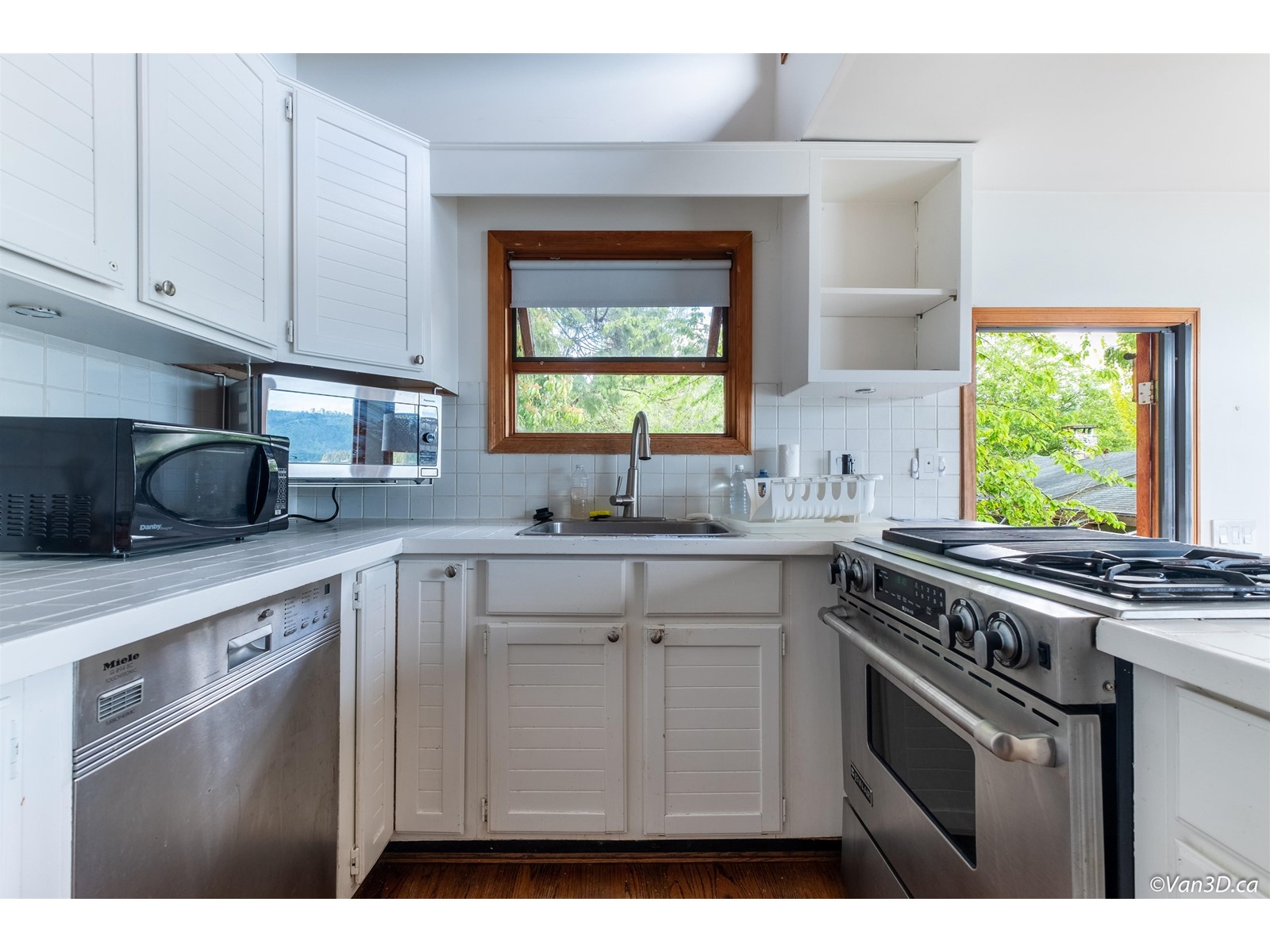 4541 Stonehaven Avenue, North Vancouver, British Columbia  V7G 1E7 - Photo 17 - R2757389