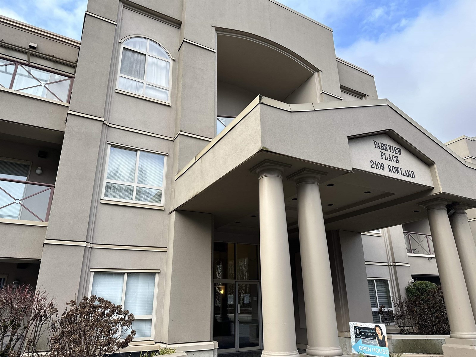225 2109 Rowland Street, Port Coquitlam, British Columbia  V3C 6J4 - Photo 1 - R2757632