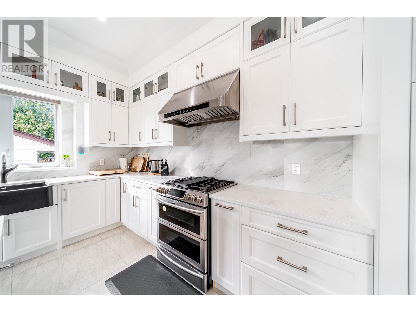 Lorem Ipsum Dolor, Burnaby, British Columbia  V5J  - Photo 9 - DEMO25304042