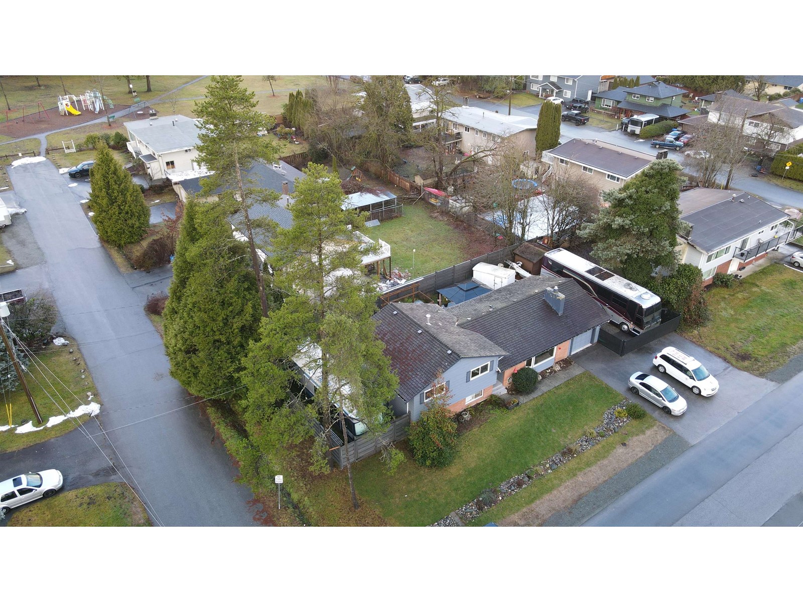 22744 123rd Avenue, Maple Ridge, British Columbia  V2X 4E6 - Photo 2 - R2759318