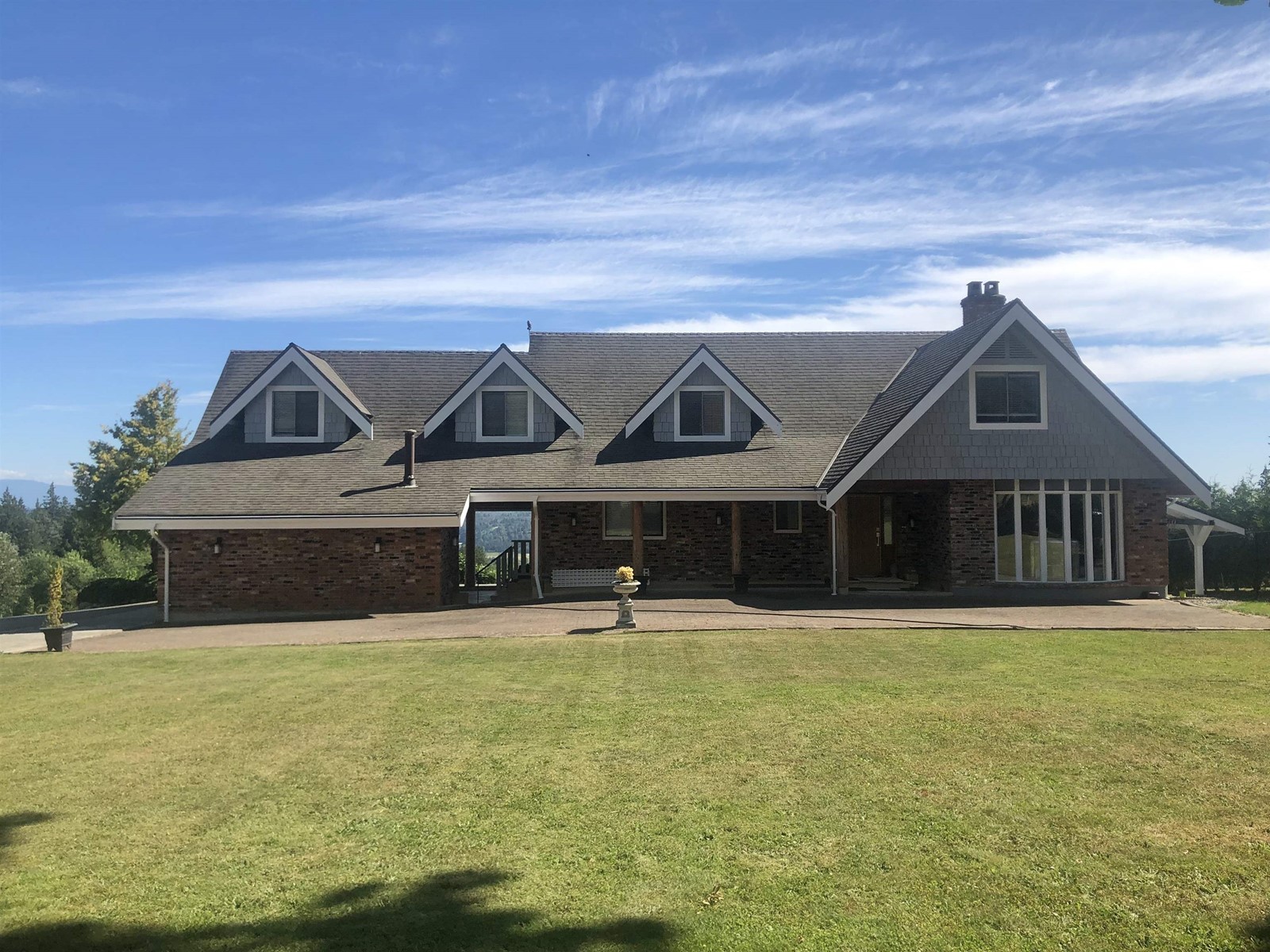 25920 100 Avenue, Maple Ridge, British Columbia  V2W 1Y5 - Photo 1 - R2759657