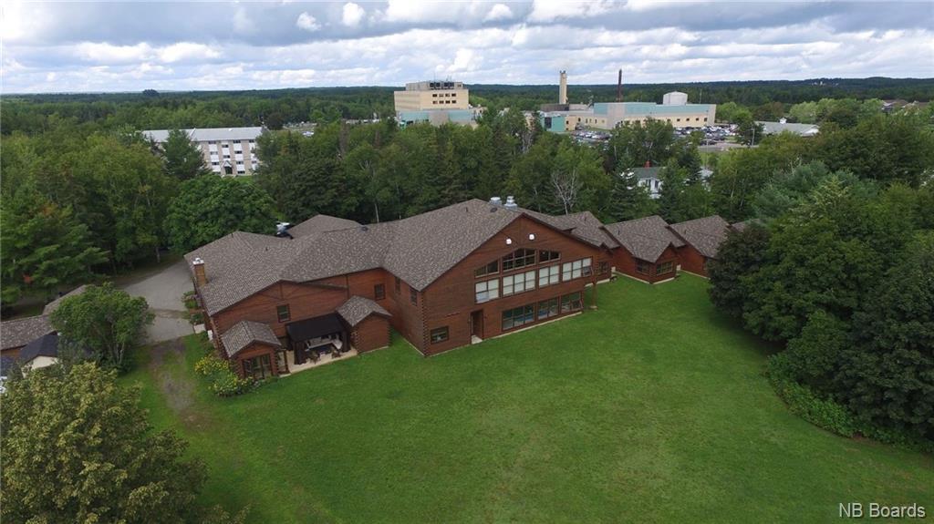 1810 Vallee Lourdes, Bathurst, New Brunswick E2A 4R9 - Photo 2 - NB084657
